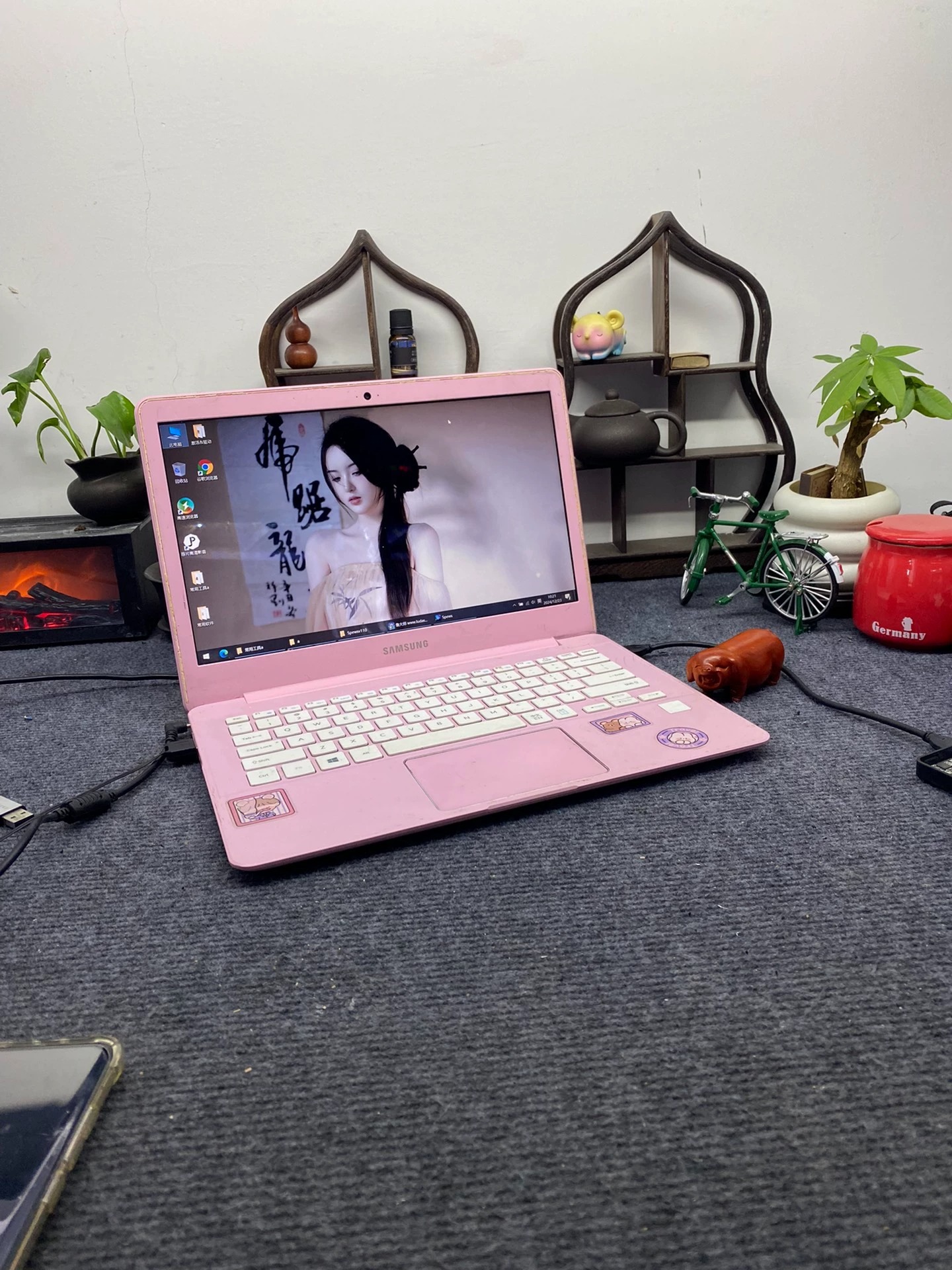 价转让工作用的三星笔记本电脑 之前工作用的，上班公司又配一个，所以低价转手自己的这台，没磕碰，没修理过，运行很流畅，配套件一起送出，整机没问题。 没有维修过 没
